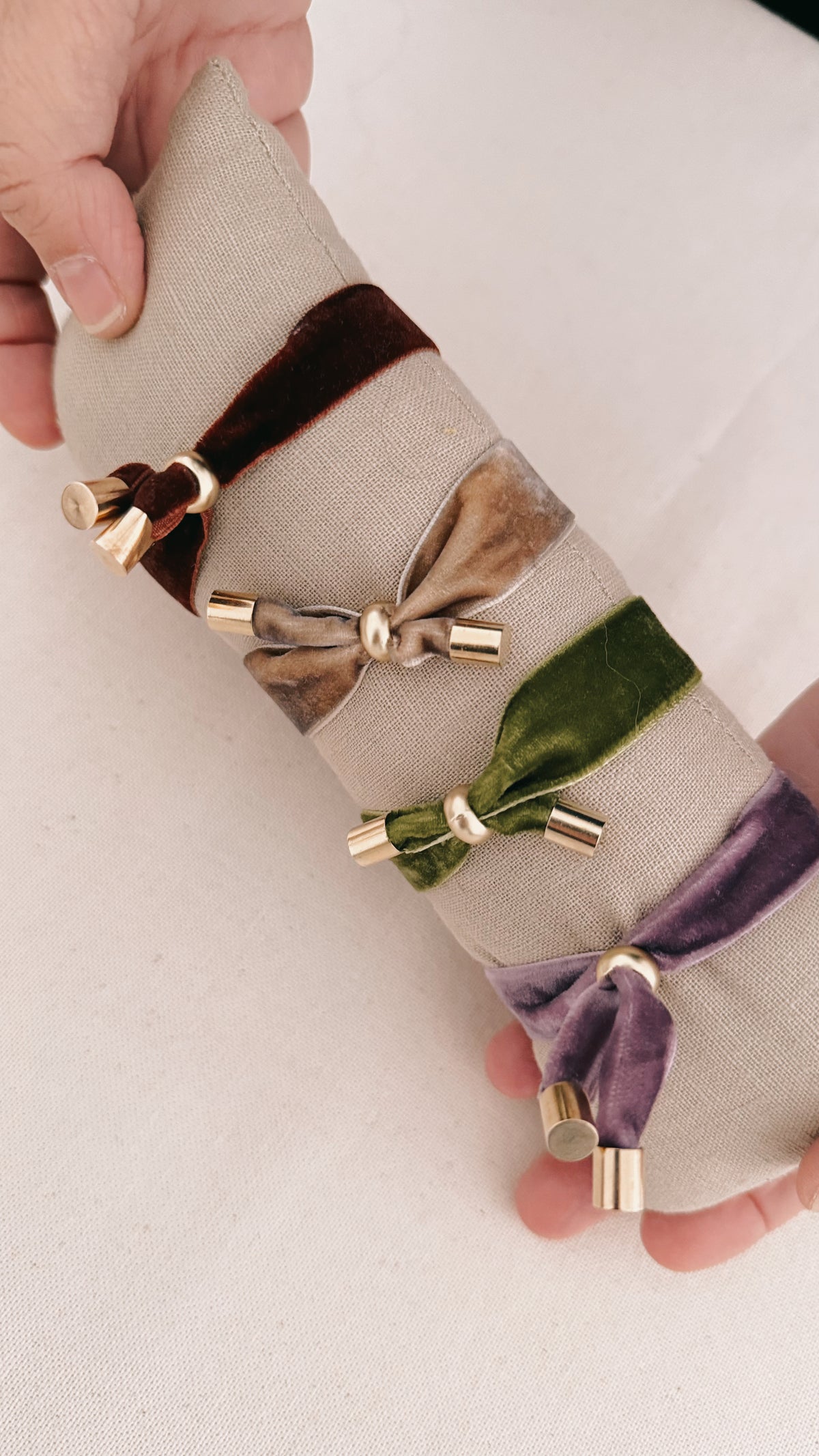 Pulseras Terciopelo Bordadas